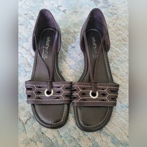 Womens size 6 sandal NWOT